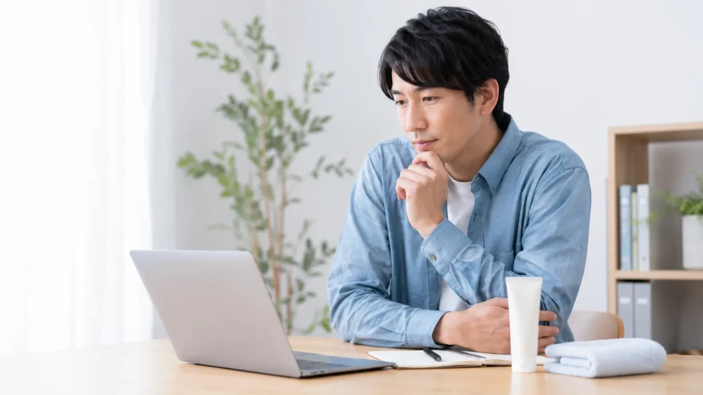 公式サイトでNULL クレンジングリキッドの使い方や販売条件を確認するイメージ