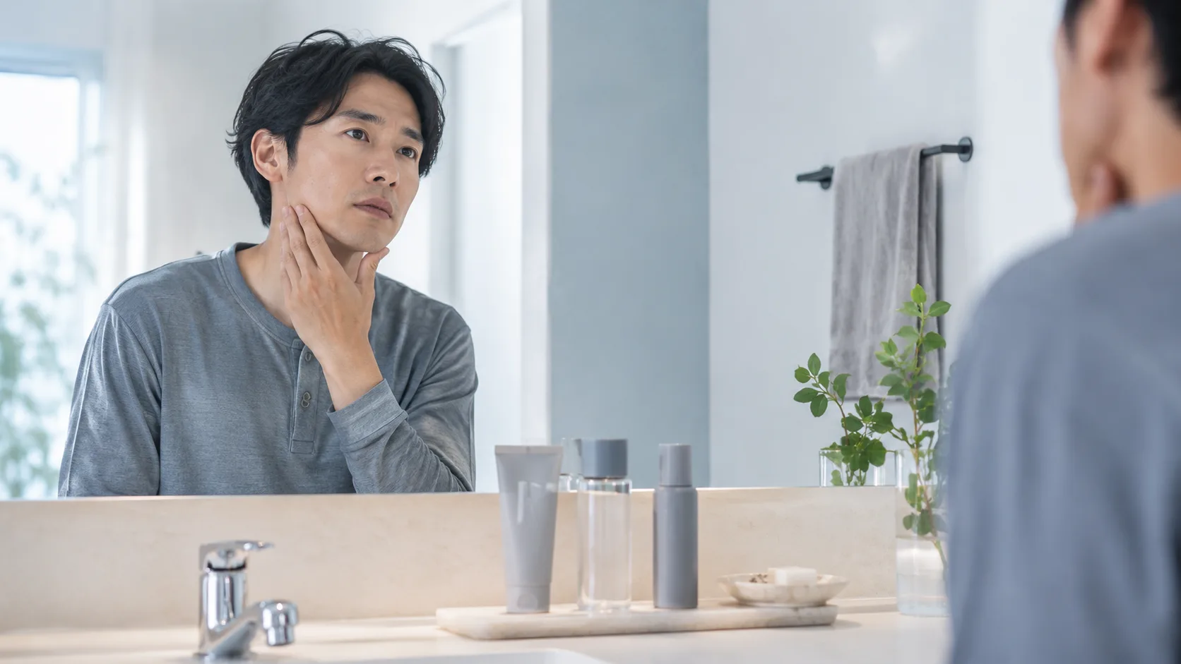 メンズスキンケア初心者向けの清潔感ある洗面台イメージ